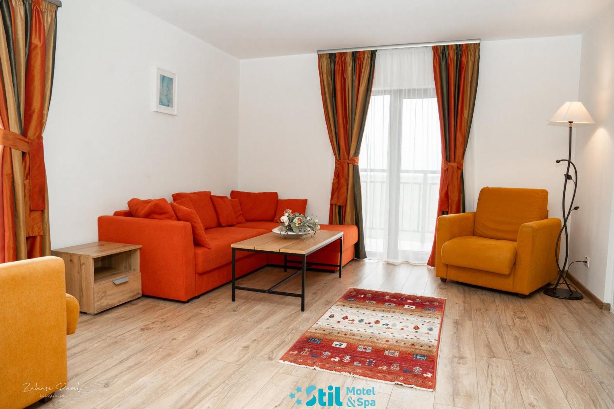 Stil Motel & Spa Tasnad Eksteriør bilde