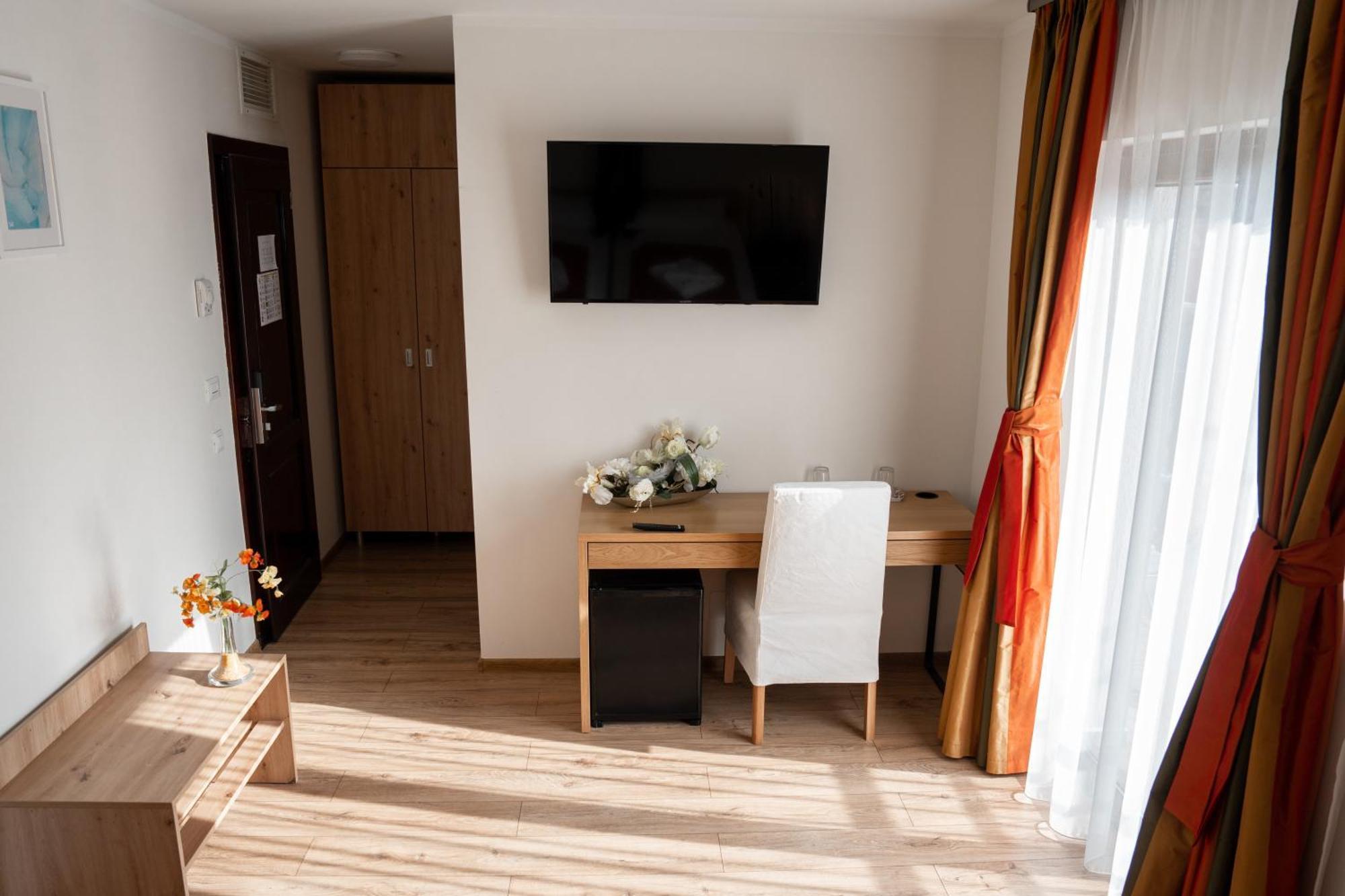 Stil Motel & Spa Tasnad Eksteriør bilde