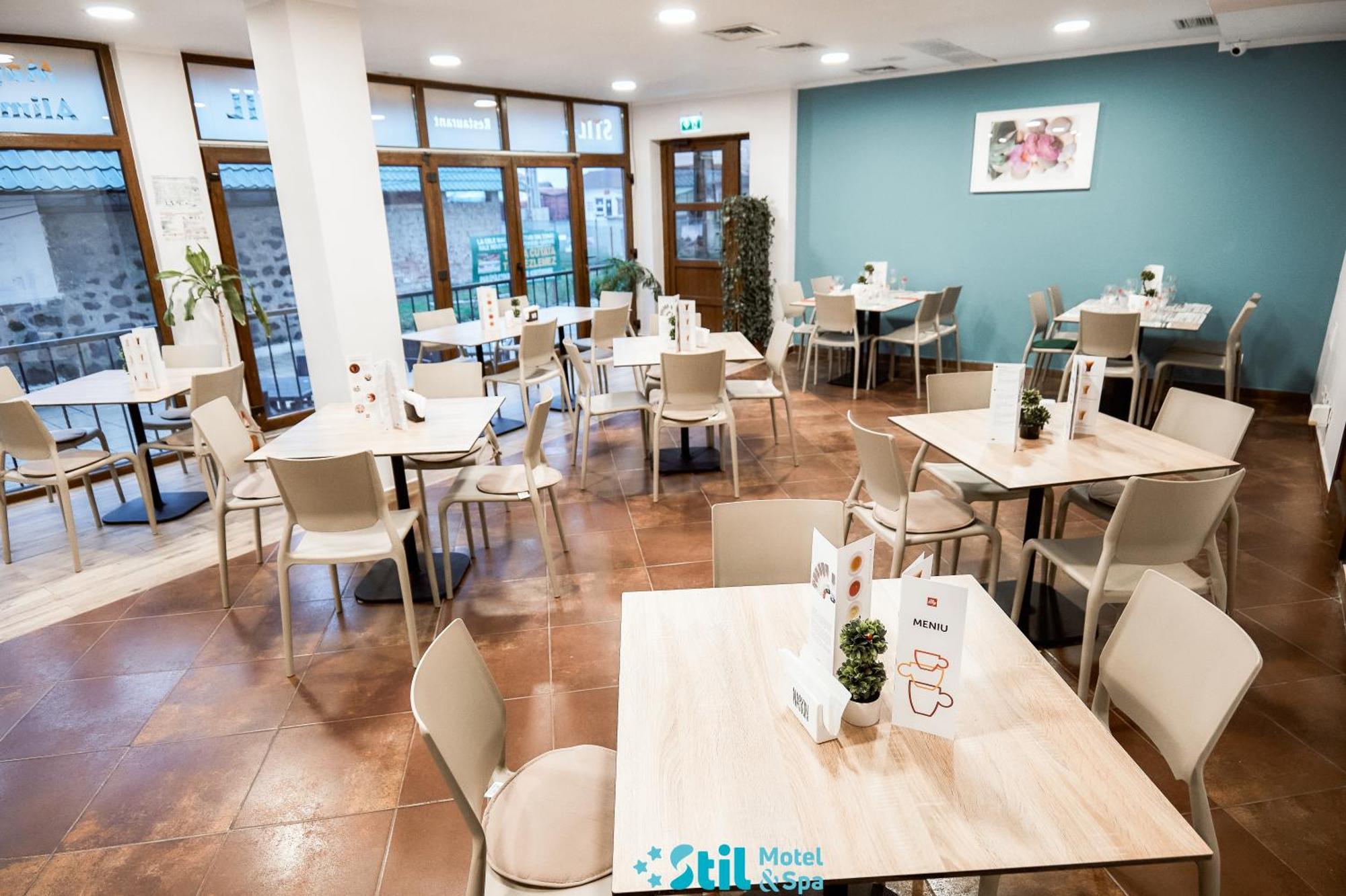 Stil Motel & Spa Tasnad Eksteriør bilde